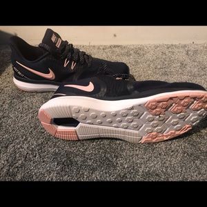 Women’s Nike Training IN SEASON TR 3